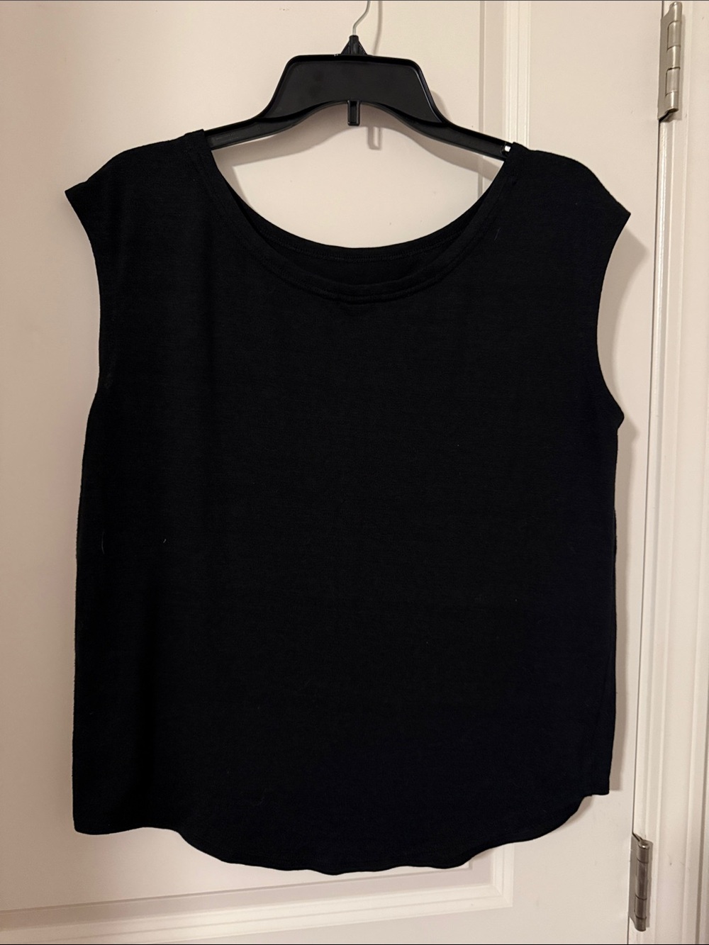 GAP Black Sleeveless Tank Top